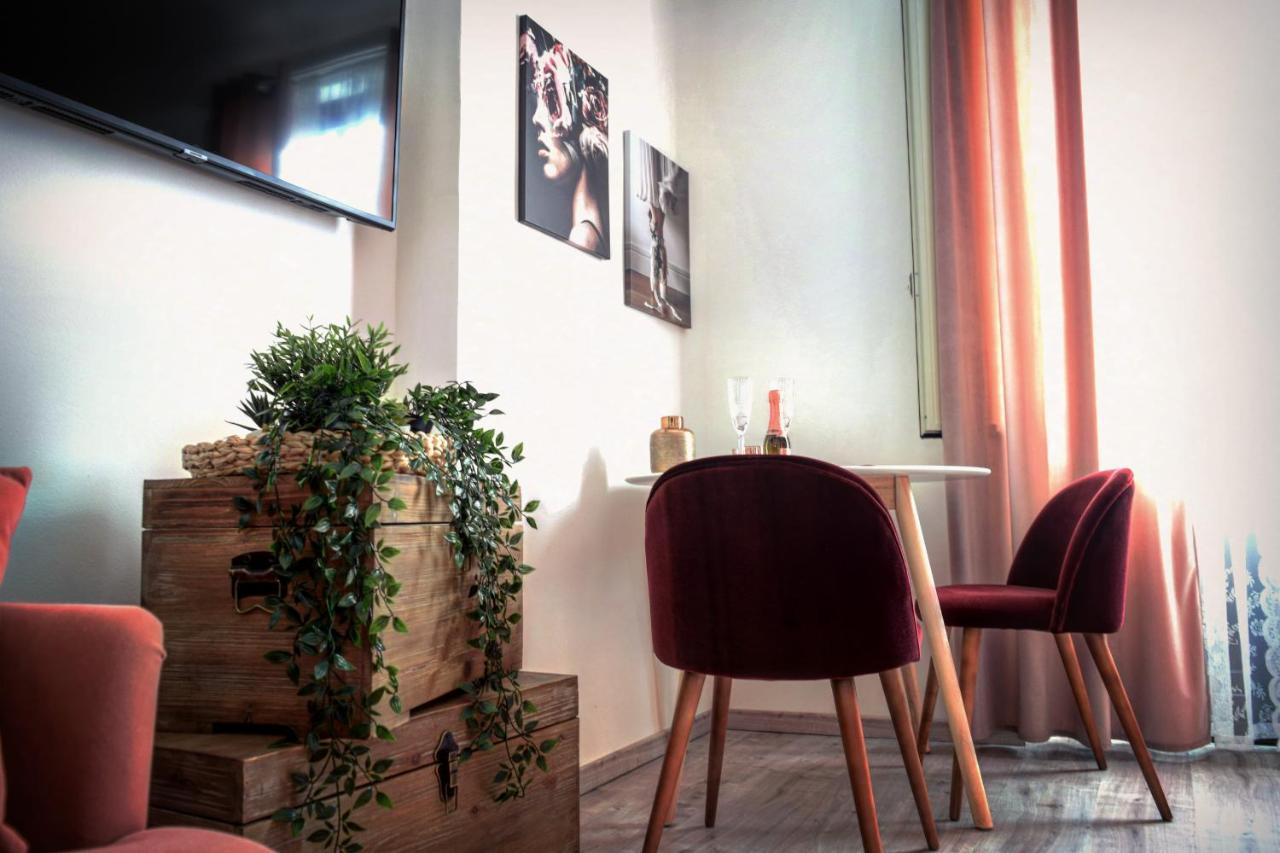 Le Moresche Apartment คาตาเนีย ภายนอก รูปภาพ